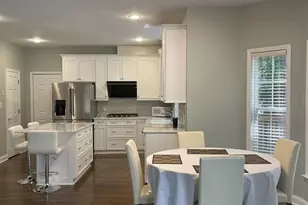 6025 Oakridge Ct, Matthews, NC 28104 - Photo 10