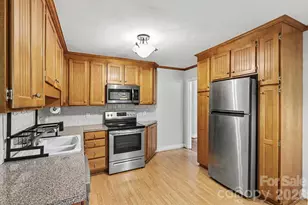 1819 Arnold Dr, Charlotte, NC 28205 - Photo 8