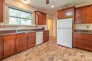 648 Lakeshore Dr, Asheville, NC 28804 - Photo 4