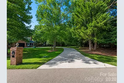 8503 Foxbridge Drive, Matthews, NC 28104 - Photo 6