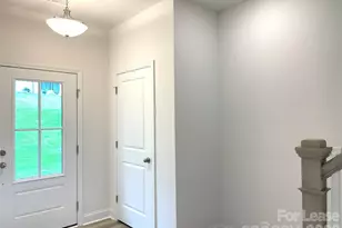 5005 Layman Dr, Charlotte, NC 28226 - Photo 6