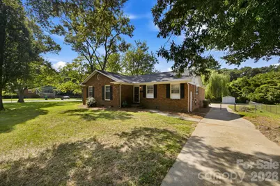 1401 Grovewood Drive, Charlotte, NC 28208 - Photo 38
