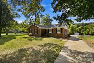 1401 Grovewood Dr, Charlotte, NC 28208 - Photo 38