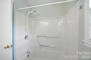 1401 Grovewood Dr, Charlotte, NC 28208 - Photo 24