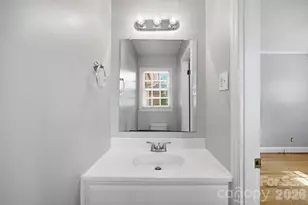 1401 Grovewood Dr, Charlotte, NC 28208 - Photo 28