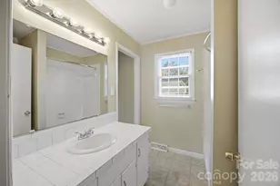 1401 Grovewood Dr, Charlotte, NC 28208 - Photo 20