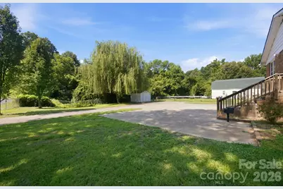 1401 Grovewood Drive, Charlotte, NC 28208 - Photo 32