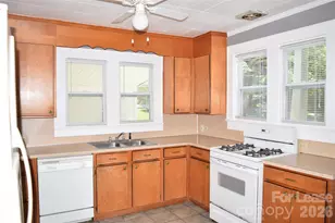 223 Maple St, Statesville, NC 28677 - Photo 10