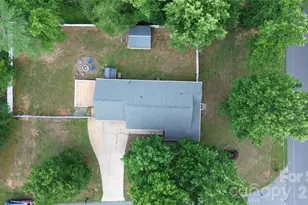 49 Laurel St, Granite Falls, NC 28630 - Photo 2