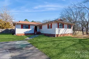 9938 Sandra Ln, Fort Mill, SC 29707 - Photo 2