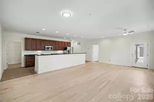 1000 E Woodlawn Rd, Charlotte, NC 28209 - Photo 4