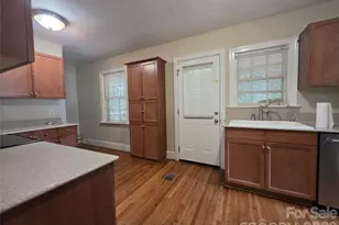 614 Marsh Rd, Charlotte, NC 28209 - Photo 10