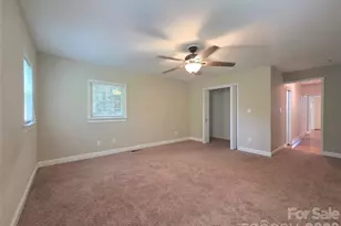 614 Marsh Rd, Charlotte, NC 28209 - Photo 4