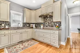 18 Byrdcliffe Ln, Asheville, NC 28805 - Photo 16