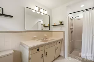 181 Woodlynn Dr, Charlotte, NC 28214 - Photo 24