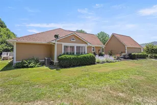 1301 Hyde Park Dr, Asheville, NC 28806 - Photo 24