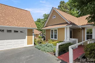 1301 Hyde Park Dr, Asheville, NC 28806 - Photo 2
