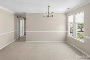 1301 Hyde Park Dr, Asheville, NC 28806 - Photo 6