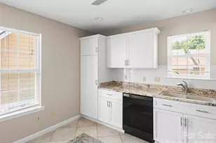 1301 Hyde Park Dr, Asheville, NC 28806 - Photo 12