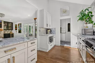 1401 Worcaster Pl, Charlotte, NC 28211 - Photo 14