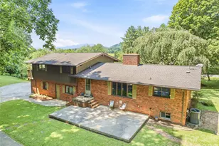 252 Big Stomp Rd, Waynesville, NC 28786 - Photo 2