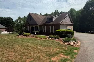 1448 Brookstone Dr, Hickory, NC 28602 - Photo 2