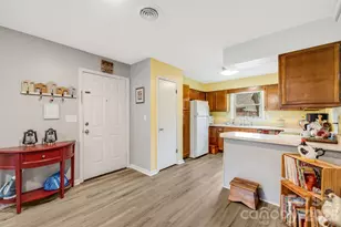 1325 4th Ave W, Hendersonville, NC 28739 - Photo 14