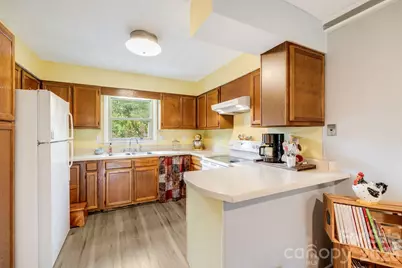 1325 4th Avenue W #C, Hendersonville, NC 28739 - Photo 16