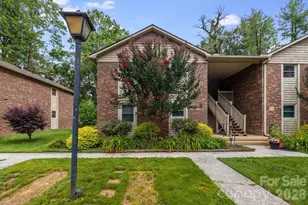 1325 4th Ave W, Hendersonville, NC 28739 - Photo 2