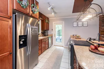 936 Toxaway Drive, Hendersonville, NC 28791 - Photo 6