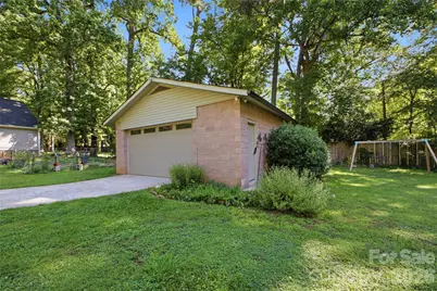 7008 Linda Lake Drive, Charlotte, NC 28215 - Photo 36