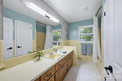 7008 Linda Lake Drive, Charlotte, NC 28215 - Photo 26