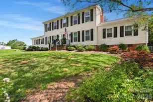 1171 37th Ave Dr NE, Hickory, NC 28601 - Photo 2