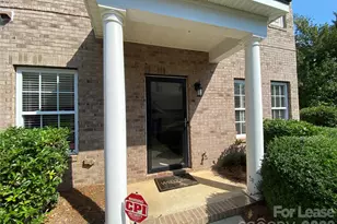 15313 Pahlmeyer Ln, Charlotte, NC 28277 - Photo 2