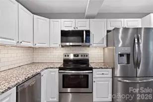 3231 Windrow Ln, Matthews, NC 28105 - Photo 10