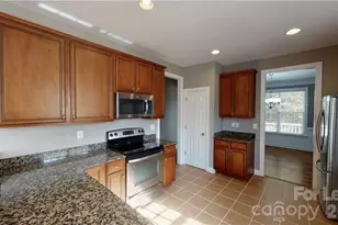 8517 Delamere Ln, Charlotte, NC 28269 - Photo 10