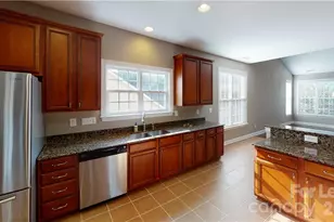 8517 Delamere Ln, Charlotte, NC 28269 - Photo 6