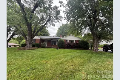 327 Arrowood Street SE, Lenoir, NC 28645 - Photo 1