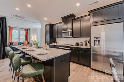 3023 Jolene Court, Charlotte, NC 28206 - Photo 2