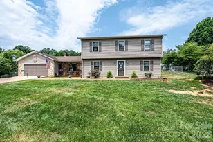5976 Gold Creek Estate Dr, Hickory, NC 28601 - Photo 2
