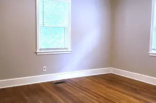 4229 Hiddenbrook Dr, Charlotte, NC 28205 - Photo 10