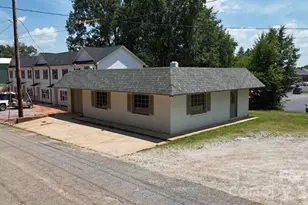 1295 N Main Ave, Newton, NC 28658 - Photo 1