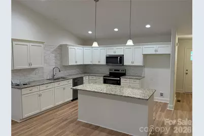 302 E Boyd Street #Unit D, Maiden, NC 28650 - Photo 2