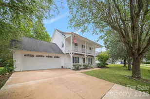 1040 Thorncrest Dr, Fletcher, NC 28732 - Photo 2
