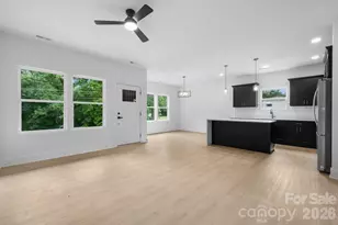 512 28th St SW, Hickory, NC 28602 - Photo 4