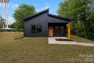 512 28th St SW, Hickory, NC 28602 - Photo 2