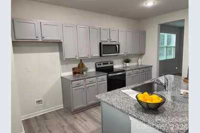 7024 Maple Run Circle, Charlotte, NC 28215 - Photo 8