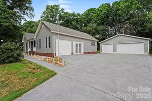 2684 Tiffany St, Conover, NC 28613 - Photo 2