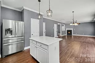 10327 Barrands Ln, Charlotte, NC 28278 - Photo 12