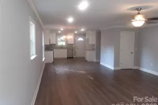 339 W 11th St, Oakboro, NC 28129 - Photo 4
